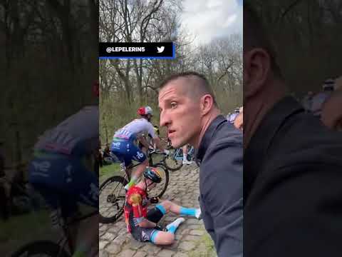 OUCH 😖 Fan films AWFUL cycling crash up close 😩 #parisroubaix #cycling #fail