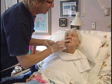 Oral Care for Residents with Dementia (5 of 6)